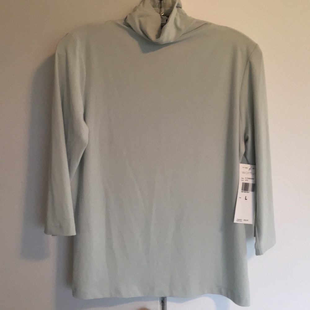 NEW——Womyn Designer Top